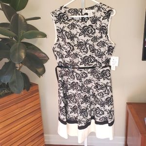 NWT Liz Claiborne lace dress print. Size 16 Black and White